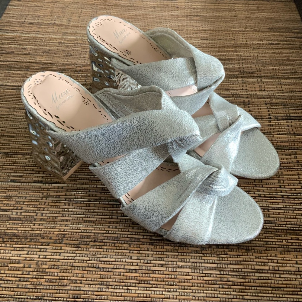Muse by Marchesa Silver Crisscross Twist Sandals 7 Heels Leather Sole new no box